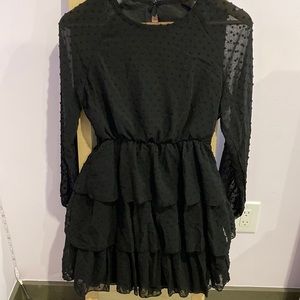 Nice black dress with see through sleeves!! Amazing condition!